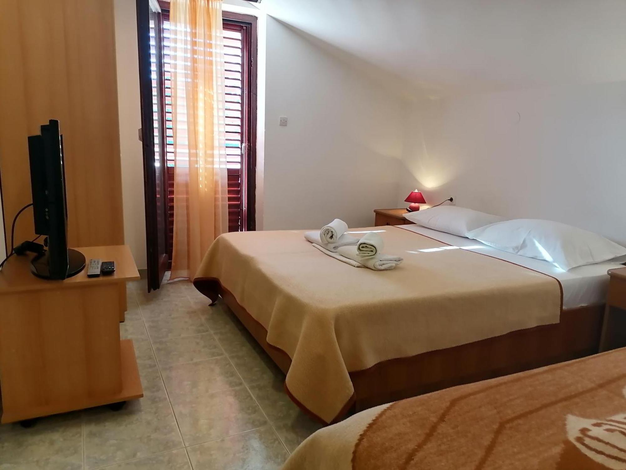 Mirjana F Apartaments Baška Cameră foto